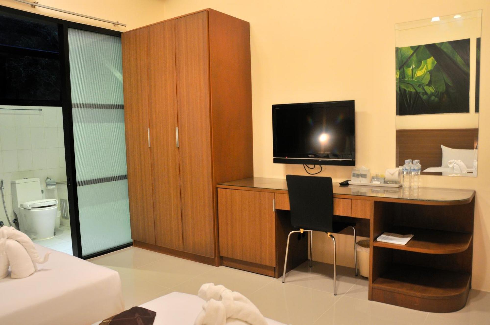 The Wave Hotel Patong Sha Phuket Exterior foto