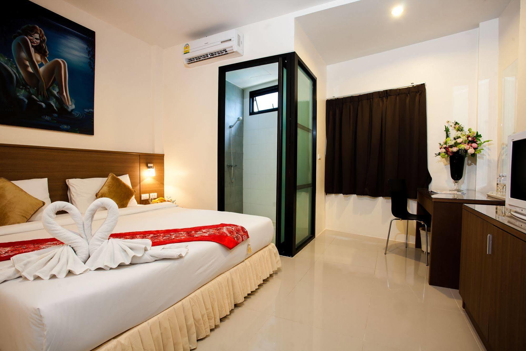 The Wave Hotel Patong Sha Phuket Exterior foto